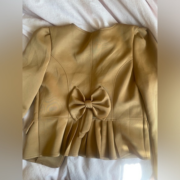 Cute tanned coat with bow on the back - Picture 4 of 5